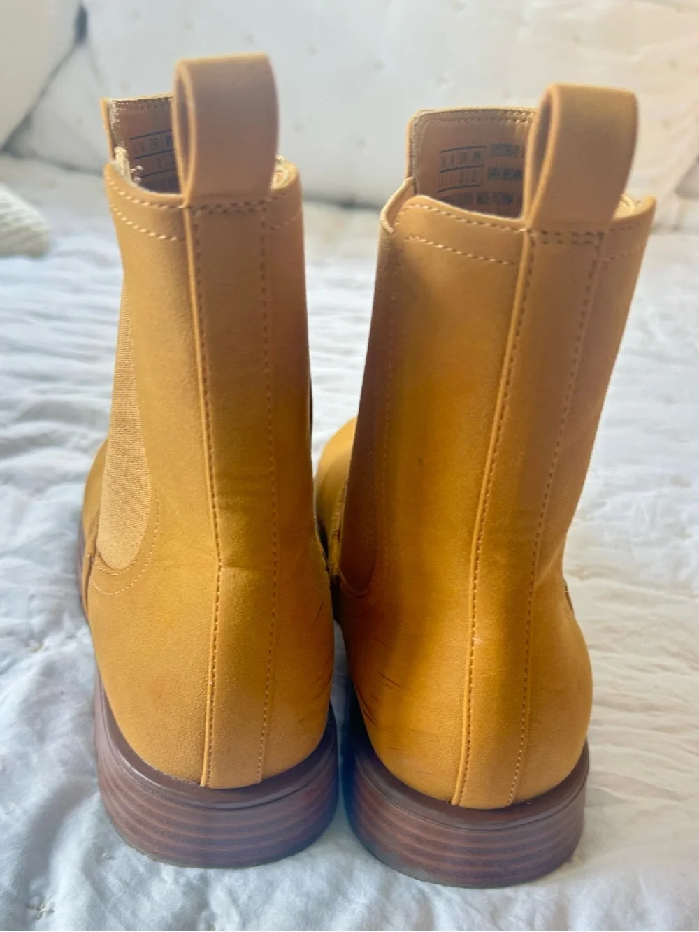 Gap Chelsea Boots in Tan ( faux seude)